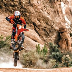 450 EXC-F MY 2017 Action 04